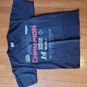 Chase Authentics Tony Stewart 2011 Sprint Cup Champion Nascar tshirt Size Medium